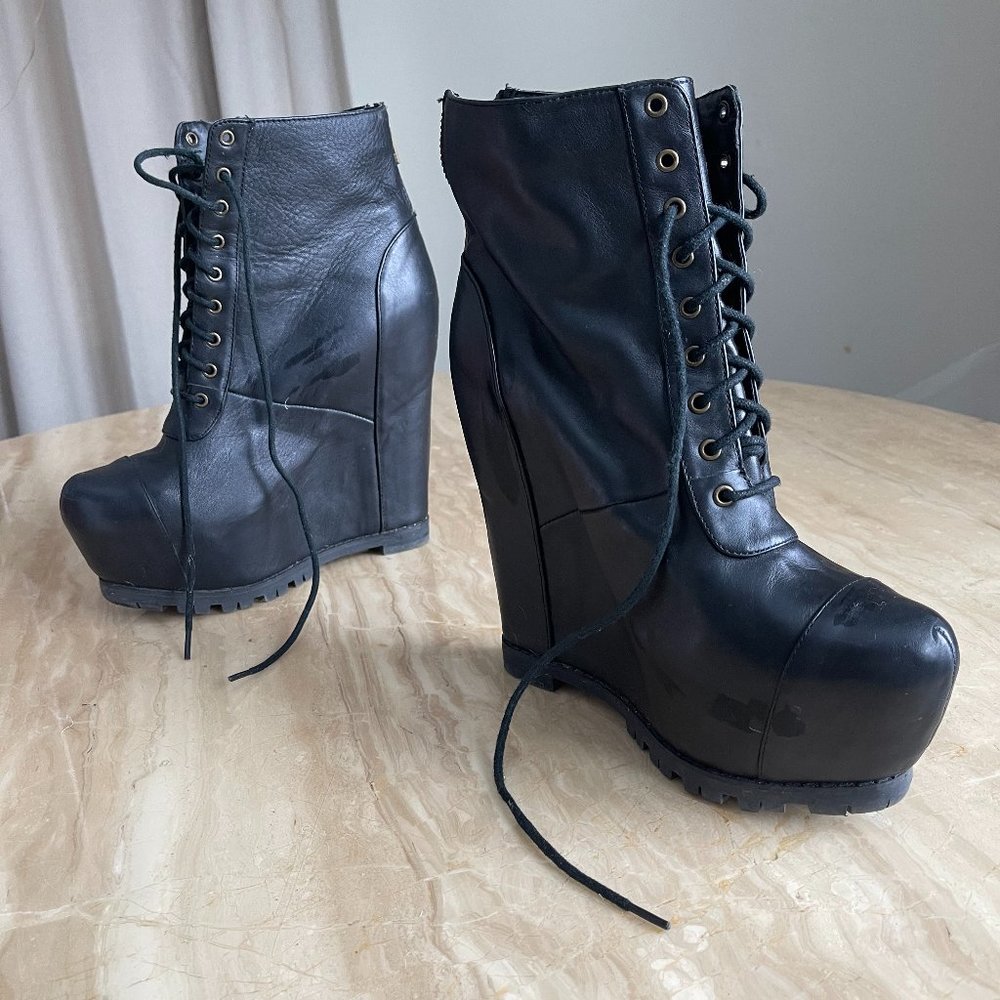 Black Steve Madden Lace-Up Wedge Boots Size 8.5